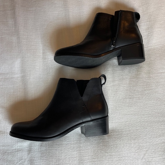 Vionic Leather Bootie - Picture 6 of 7